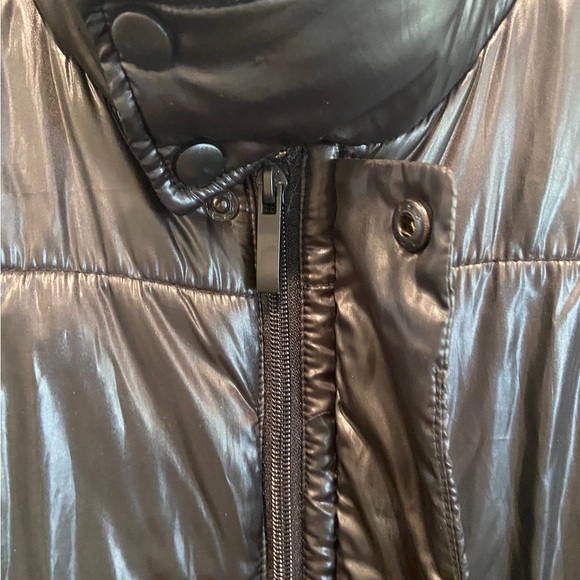 J Ferrar Mens black puffer vest. Very good condition. Extra Large - Picture 3 of 8